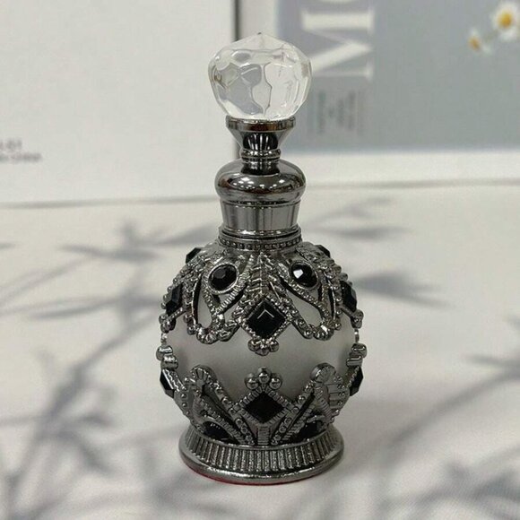 One Reusable 15ml Vintage Diamond-Edged Cone-Shaped Glass Perfume Bottle - Picture 4 of 5